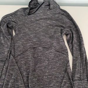 Lululemon long sleeve size 2